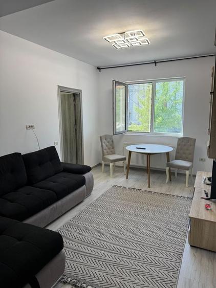 Apartament cu 2 camere semidecomandat în Fundeni