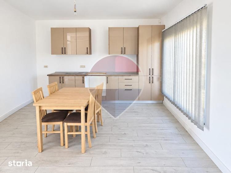 Casă cu 4 camere cu Teren 255 Mp în Central