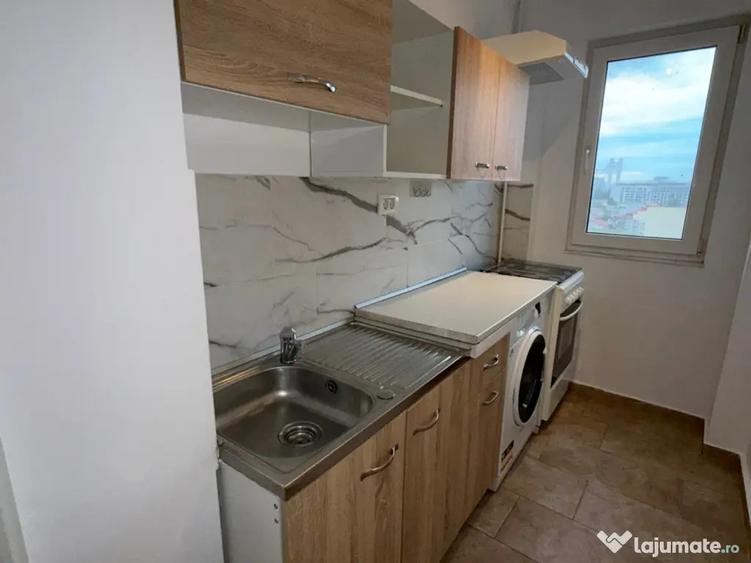 Apartament cu 2 camere decomandat în Victoriei