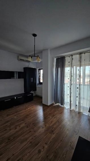 Apartament luminos cu spatiu urias de depozitare - 1