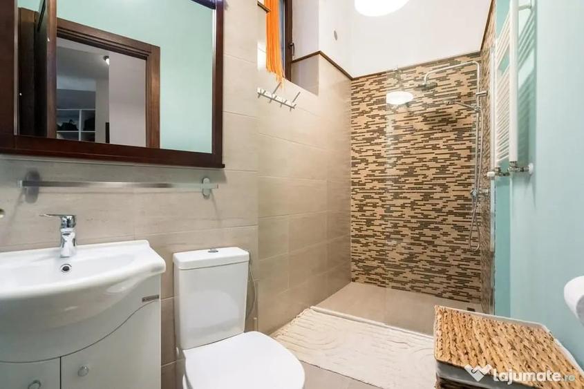 Apartament cu 5 camere decomandat, mobilat în Armeneasca
