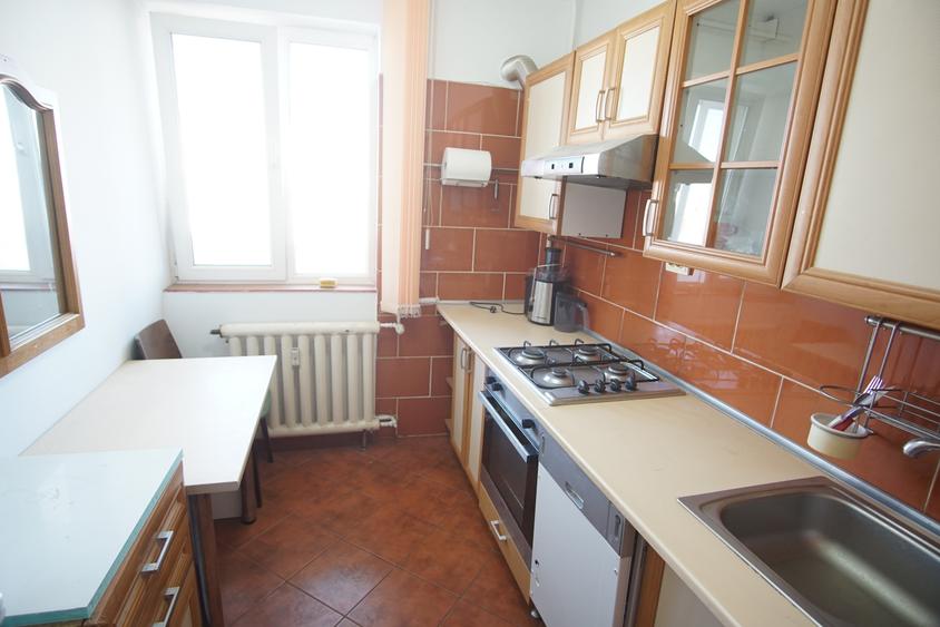 Apartament cu 2 camere semidecomandat în 1 Mai