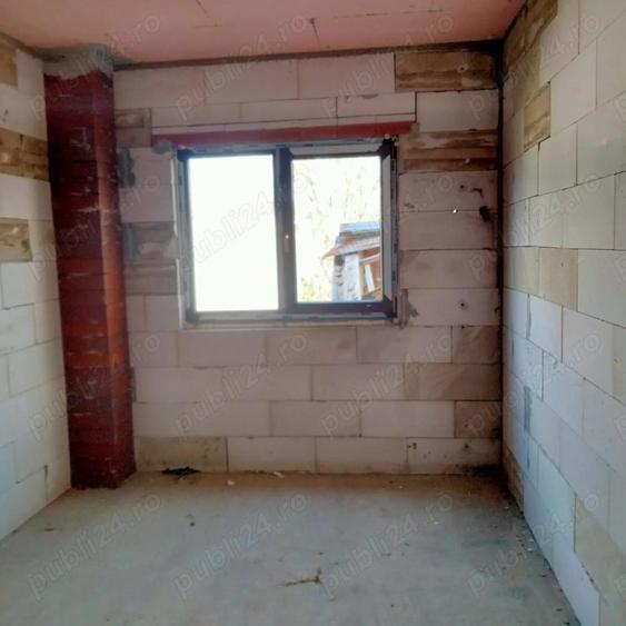Casă cu Teren 1850 Mp în Sagna