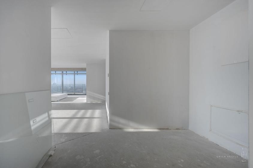 Apartament cu 4 camere decomandat în Floreasca