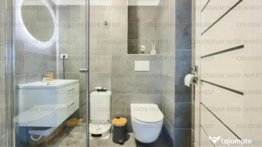 Apartament cu 3 camere semidecomandat în Centrul Istoric