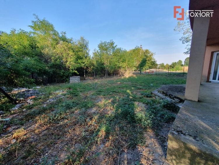 Casă individuală cu 5 camere cu Canalizare în Jebel