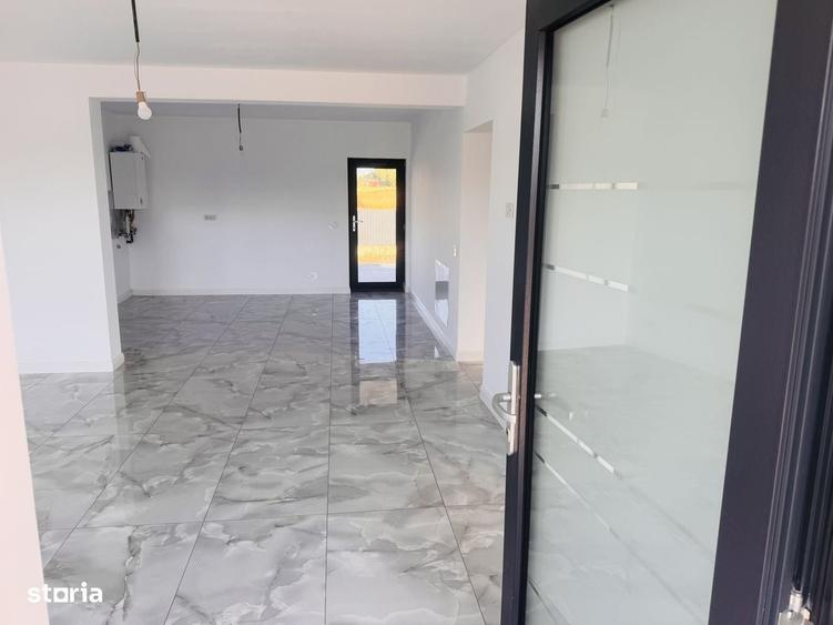 Casă cu 3 camere în Lilieci