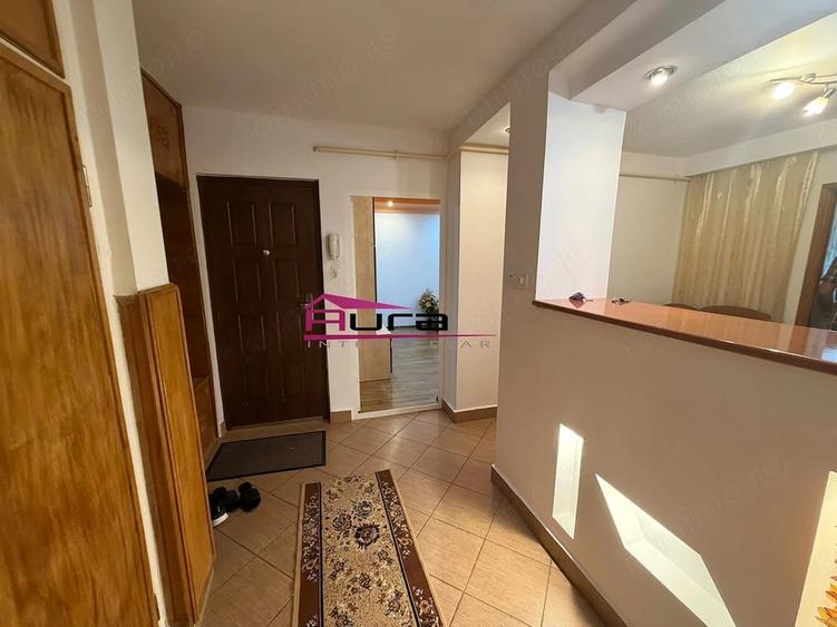 Apartament cu 3 camere decomandat în E3