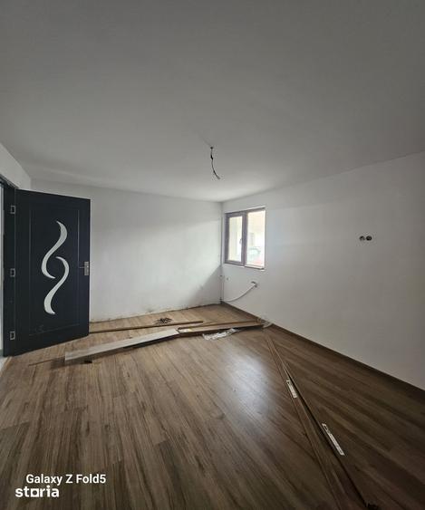 Casă cu 4 camere decomandat cu Teren 152 Mp în Cantemir