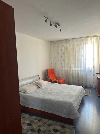 Apartament cu 3 camere decomandat în Drumul Carului