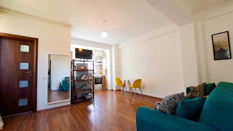 Apartament cu 2 camere semidecomandat, mobilat în Dămăroaia