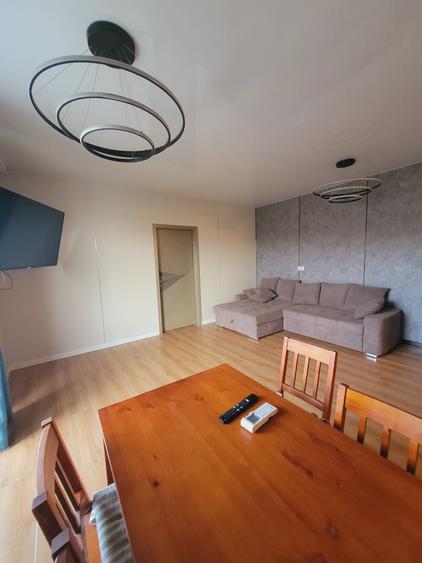 Apartament cu 2 camere decomandat, mobilat în Central