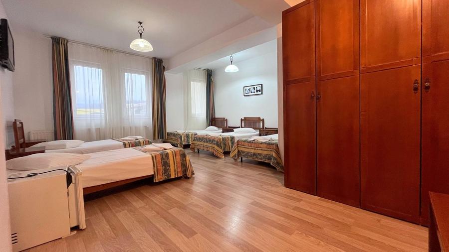 Apartament cu 3 camere decomandat în Astra