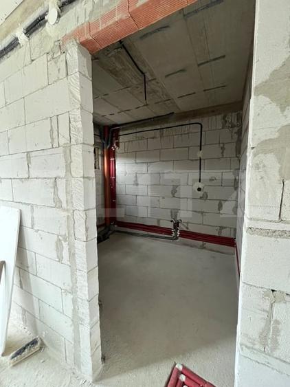 Casă individuală cu 4 camere cu Teren 3000 Mp în Uriu