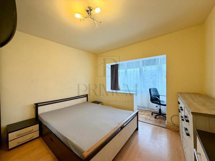 Apartament cu 3 camere decomandat, mobilat în Lipovei