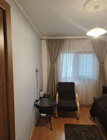 Apartament cu 3 camere decomandat în Metalurgie