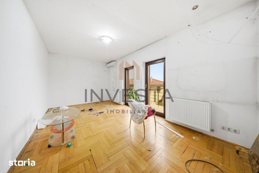 Casă cu 6 camere cu Teren 1150 Mp în Europa