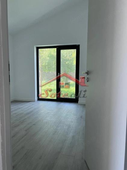Casă cu 6 camere cu Teren 1030 Mp în Central