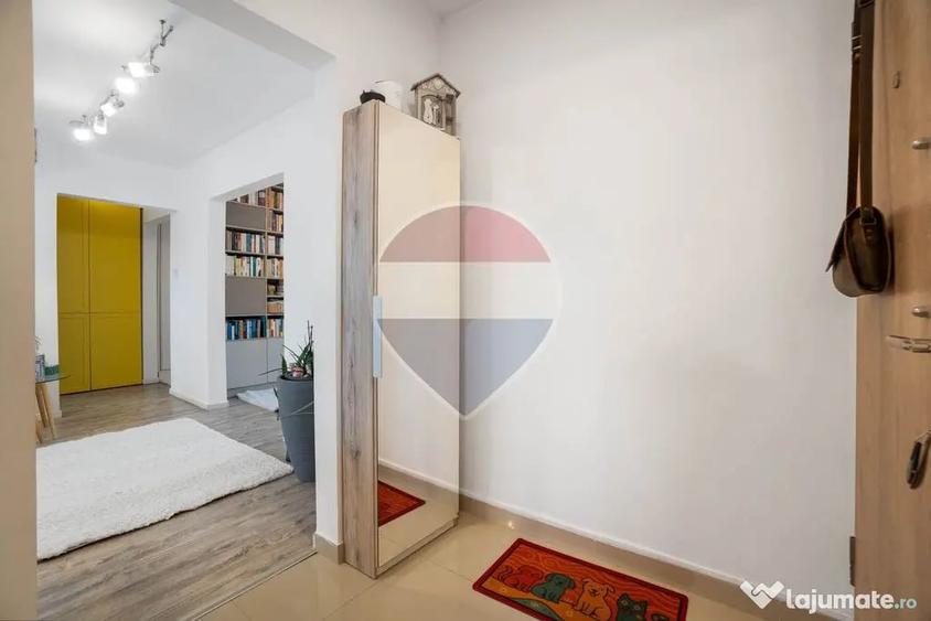 Apartament cu 3 camere semidecomandat în Noua