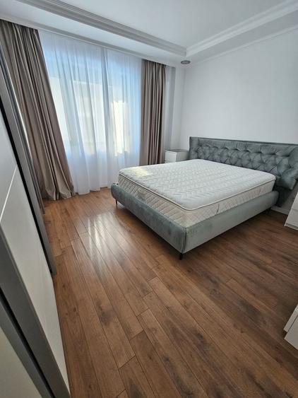 Apartament cu 3 camere decomandat, mobilat în Iancu Nicolae