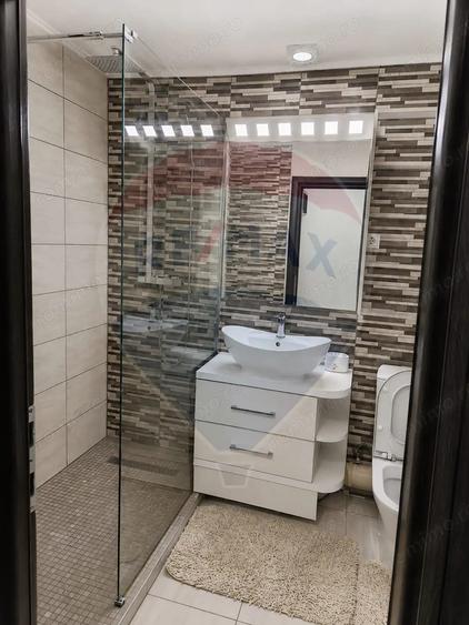 Apartament cu 2 camere, mobilat în Central