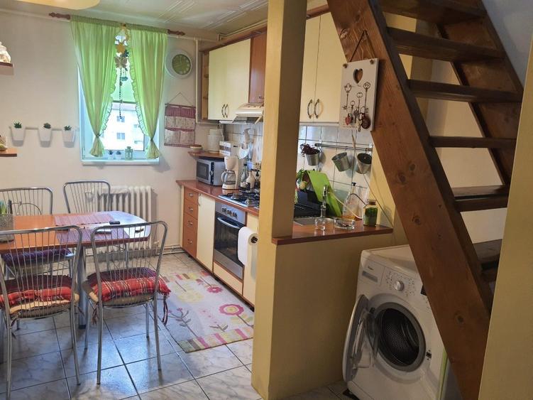 Apartament cu 4 camere decomandat în Central