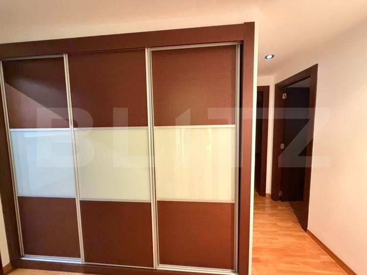 Apartament cu 4 camere decomandat, mobilat în 1 Mai