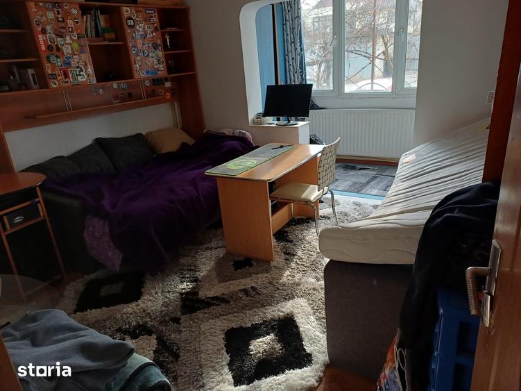 Apartament cu 3 camere decomandat în Central