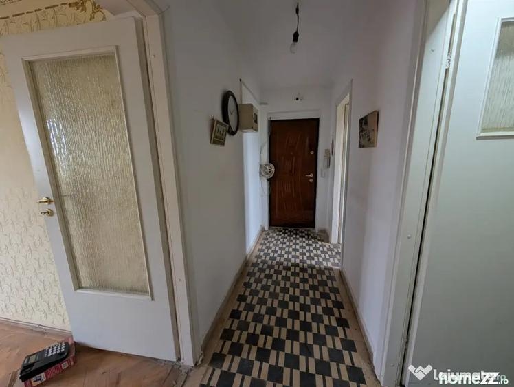 Apartament cu 2 camere decomandat în Banca Națională