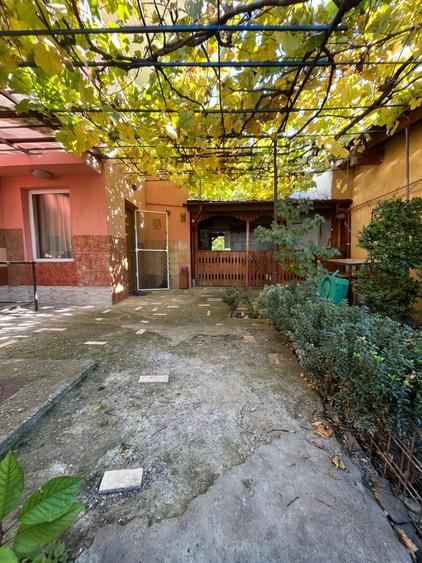 Casă cu 4 camere în Moara de Vânt