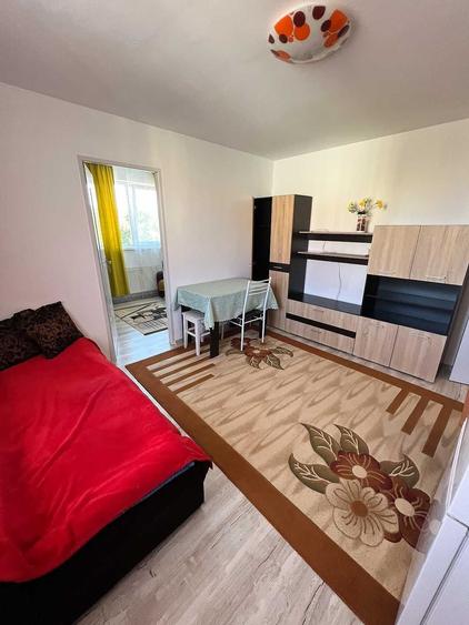 Apartament cu 2 camere nedecomandat în Decebal