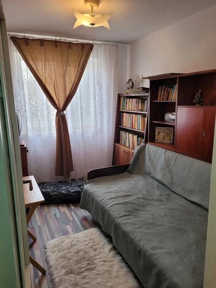 Apartament cu 3 camere semidecomandat în Ultracentral