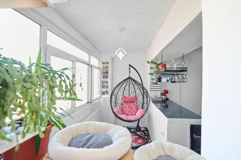 Apartament cu 4 camere decomandat în Central