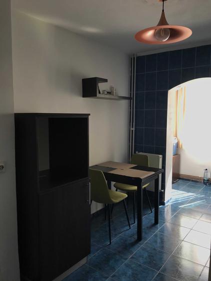 Apartament cu 2 camere decomandat în Nicolina