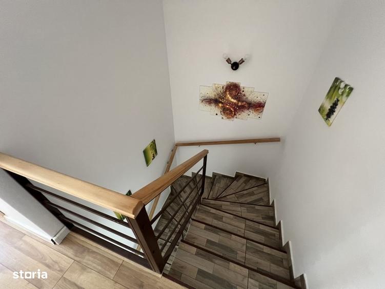Casă cu 4 camere decomandat în Central