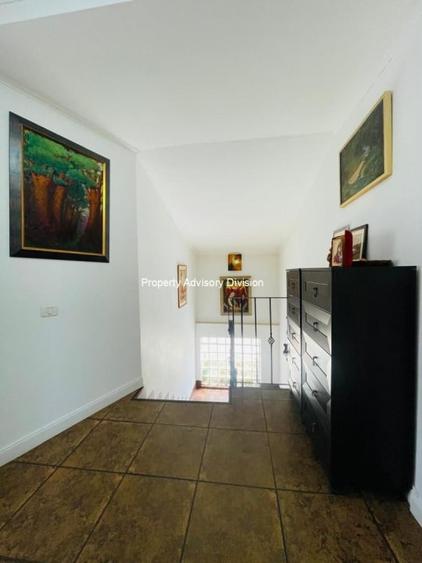 Casă cu 5 camere cu Teren 233 Mp în Pipera