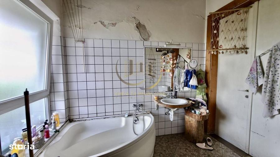 Casă cu 3 camere în Andrei Mureșanu