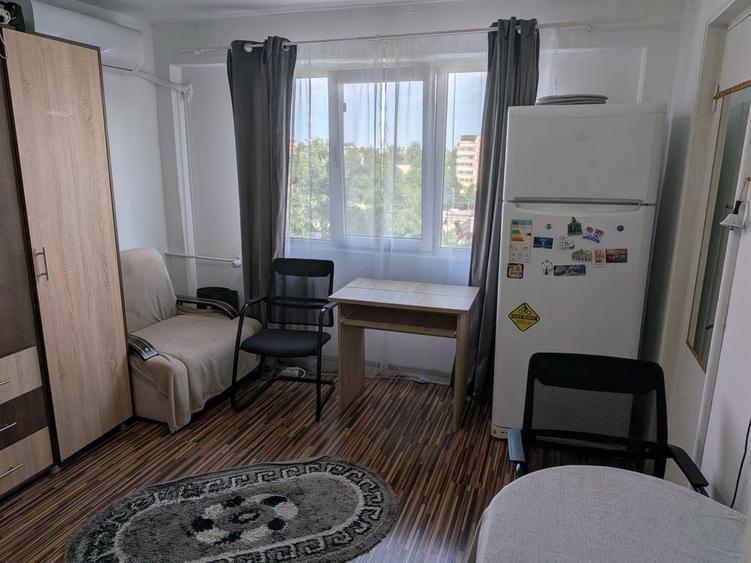 Garsoniera in bloc mixt langa metrou Gorjului, Militari - 2
