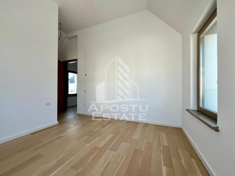 Duplex cu 4 camere cu Canalizare în Dumbrăvița