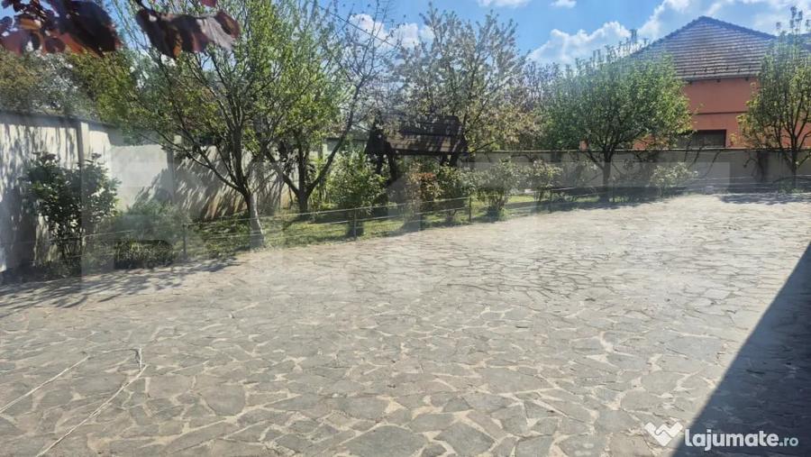 Casă cu 4 camere cu Teren 525 Mp în Central