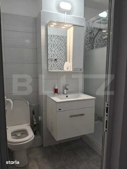 Apartament cu 3 camere decomandat în Micro 6