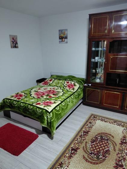 Inchiriez ap. 1 camera / garsoniera conf. 1 etaj 1 balcon 4 m + parcare