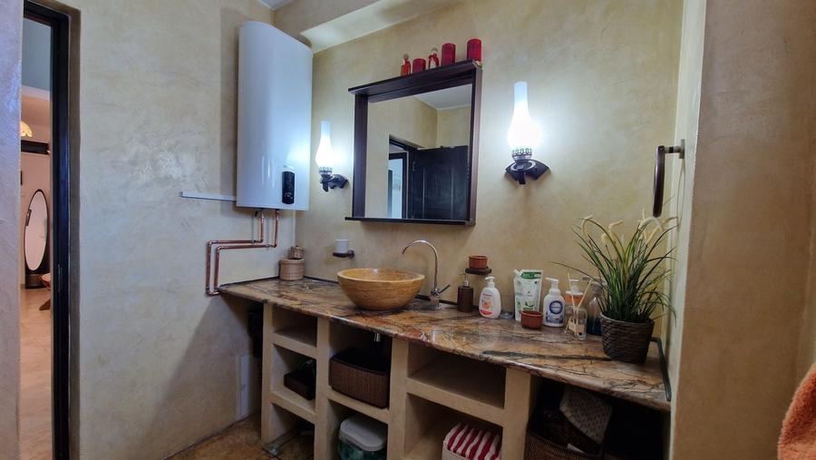 Apartament cu 3 camere decomandat, mobilat în Exterior Vest