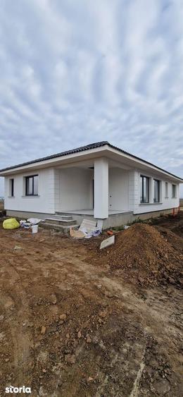 Casă cu 4 camere cu Teren 500 Mp în Sântandrei