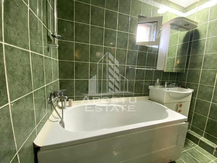 Casă cu 4 camere cu Teren 146 Mp în Ghiroda