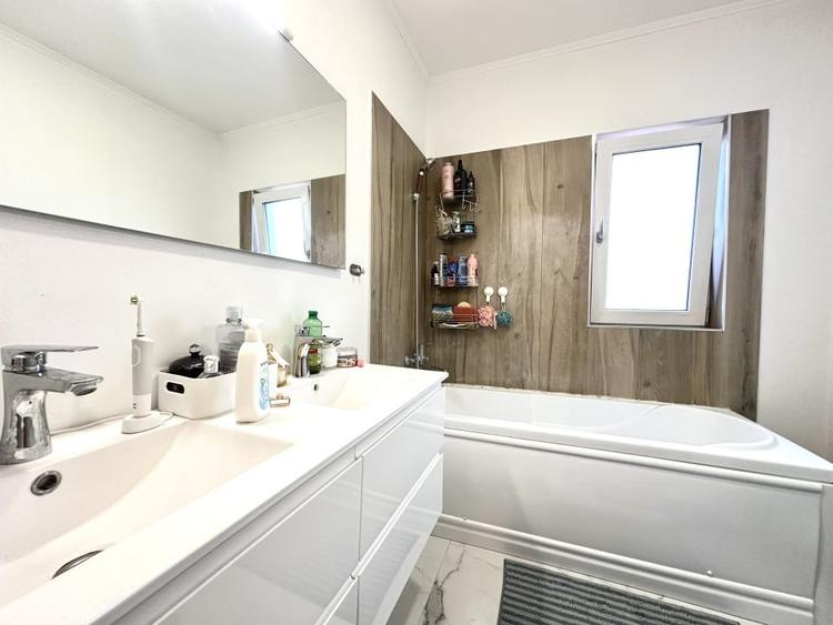 Duplex cu 4 camere cu Canalizare în Dumbrăvița