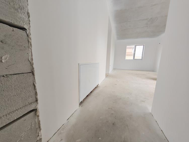 Casă individuală cu 4 camere cu Teren 300 Mp în Lumina