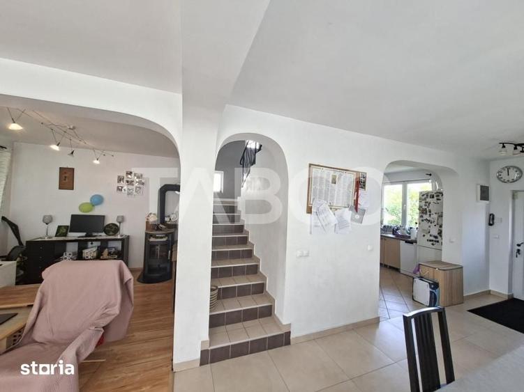 Casa individuala de vanzare - Sura Mica- 4 camere si 490 mp teren - 5