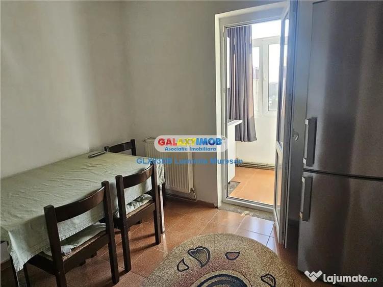 Apartament cu 2 camere decomandat în Micro 12