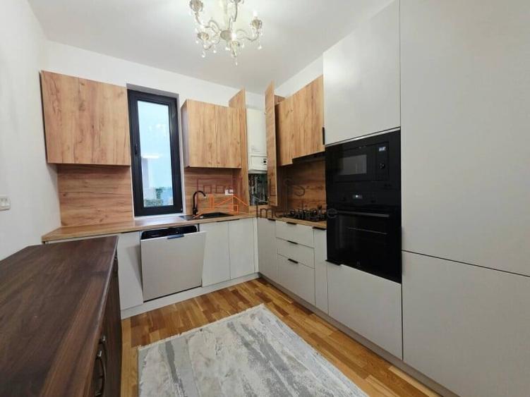 Casă cu 5 camere cu Garaj în Pipera